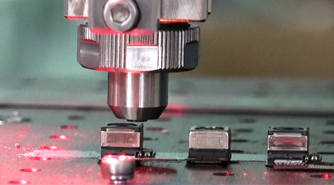 購買好的高速精密點膠機需考慮那些方面